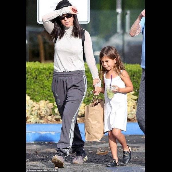 Penelope Disick Gucci Girls Black Leather Slippers