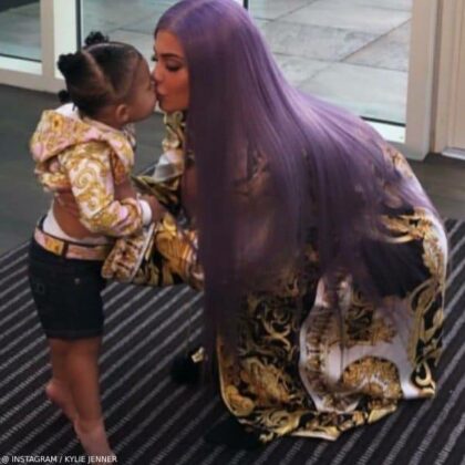 Kylie Jenner Stormi Webster Met Galla 2019 Young Versace Girls Baroque Yellow Pink Hoodie