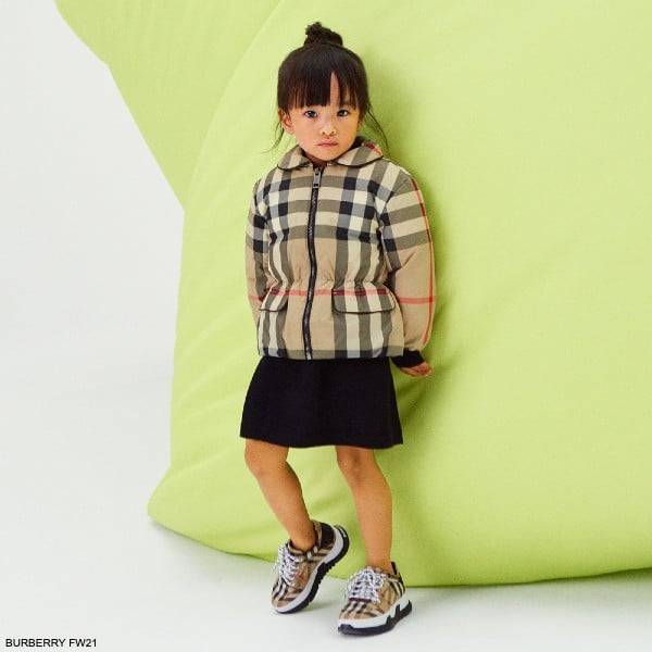 Anvendelig frustrerende Bygger Burberry Kids - Celebrity Baby Fashion • Dashin Fashion
