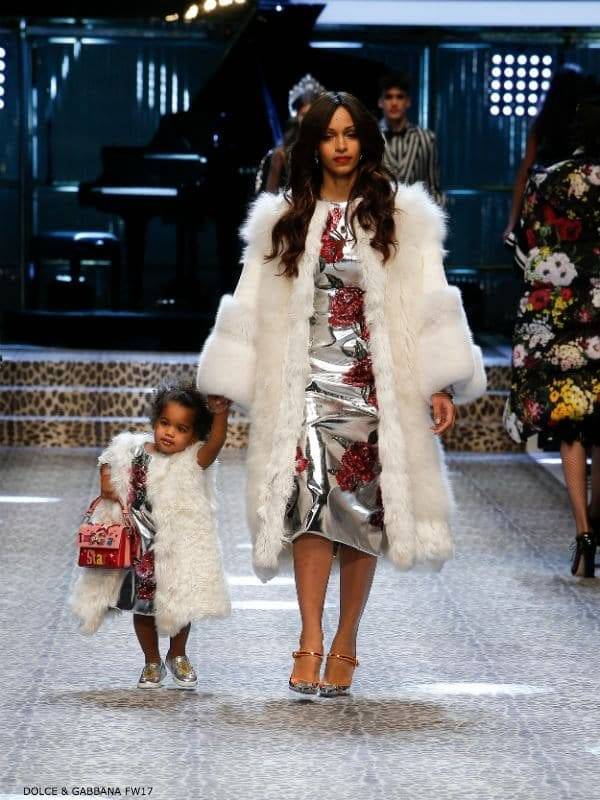 Mommy and Me Model Dolce and Gabbana Fall Winter 2017-18 Fashion Show